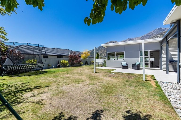 Photo of property in 33 Onslow Road, Lake Hayes, Queenstown, 9304