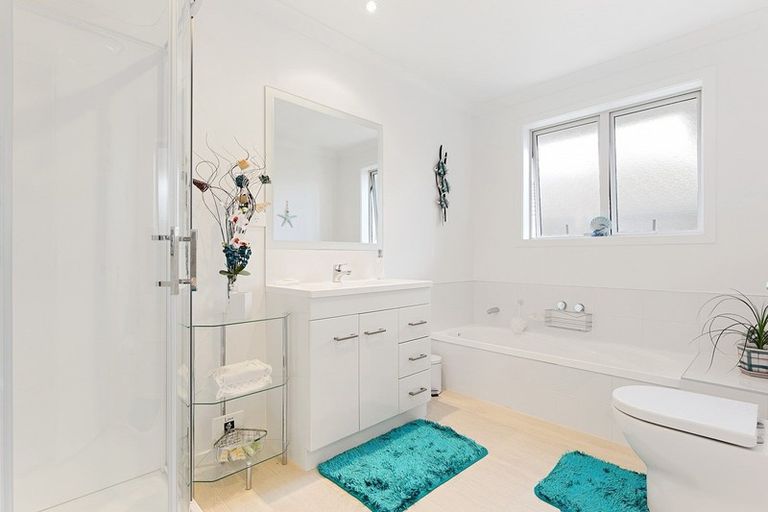 Photo of property in 16 Benmore Crescent, Pyes Pa, Tauranga, 3112