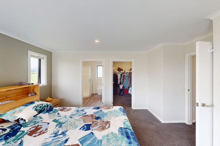 Photo of property in 40 Atlantic Drive, Fitzherbert, Palmerston North, 4410