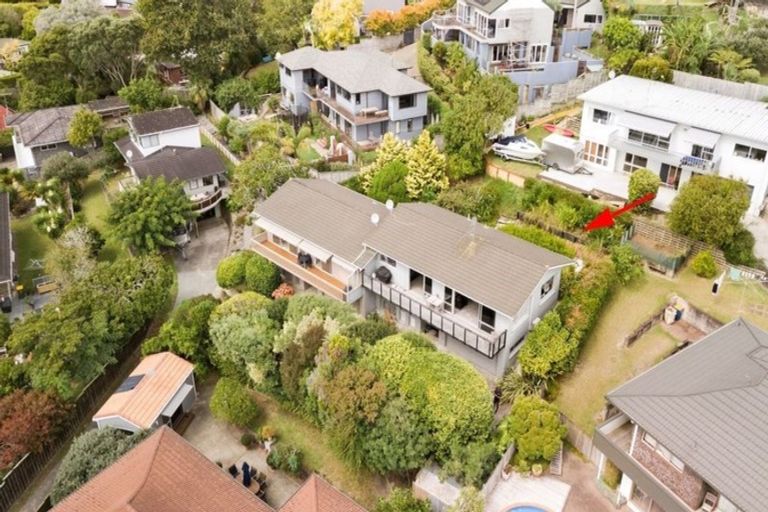 Photo of property in 2/13 Kiri Place, Mairangi Bay, Auckland, 0630