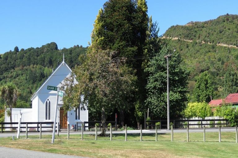 Photo of property in 2 Smith Street, Reefton, 7830