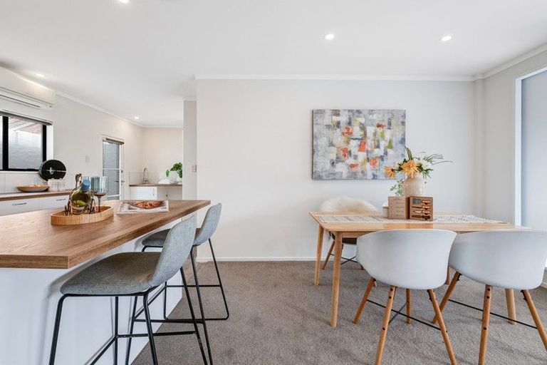 Photo of property in 12a Eagle Place, Red Beach, 0932