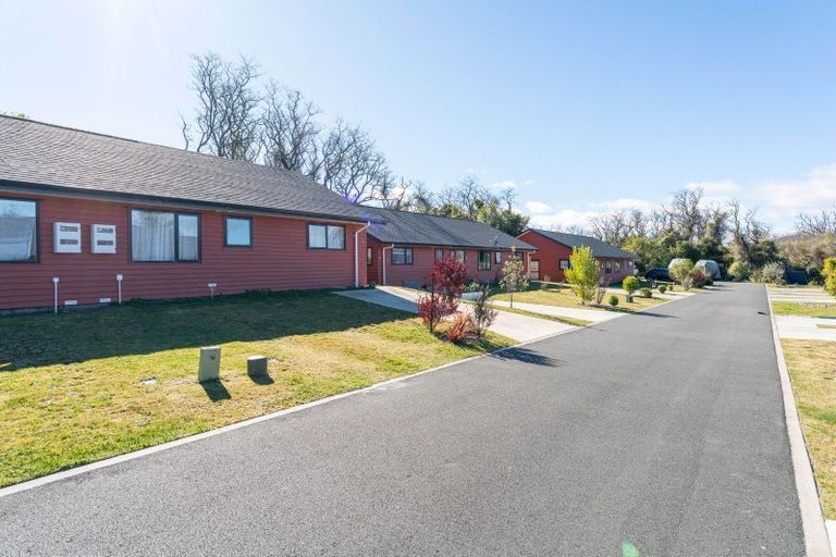 Photo of property in 7 Winnie Close, Acacia Bay, Taupo, 3330