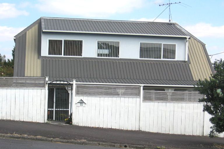Photo of property in 2/38 Mahara Avenue, Birkenhead, Auckland, 0626