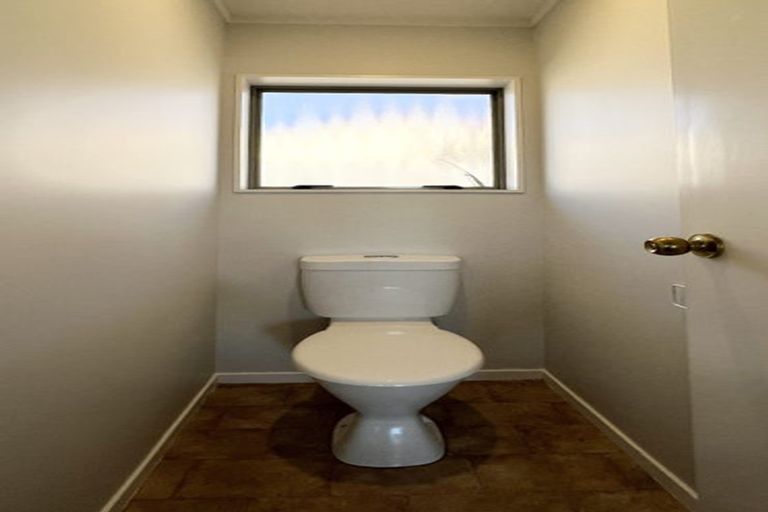 Photo of property in 48 Bodi Place, Te Atatu South, Auckland, 0610