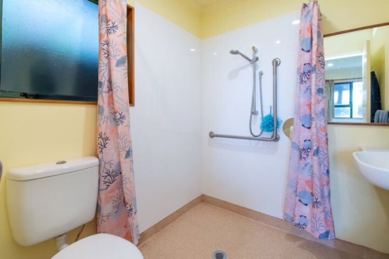 Photo of property in 29 Lake Okataina Road, Lake Okataina, Rotorua, 3074