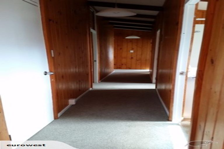 Photo of property in 34 Red Hills Road, Massey, Auckland, 0614