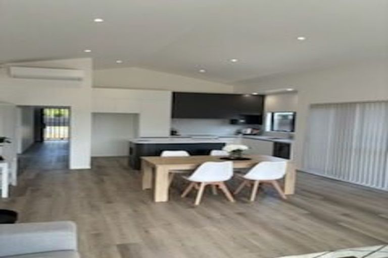 Photo of property in 29 Mataikokako Loop, Kawakawa Bay, Papakura, 2585