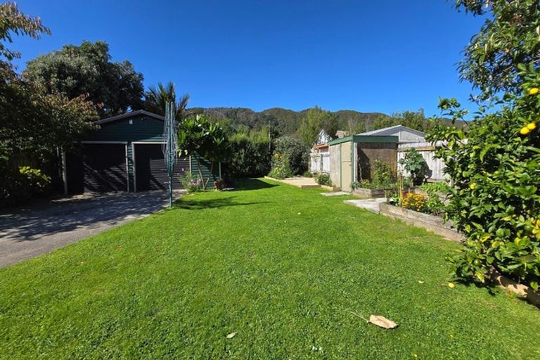 Photo of property in 4 Poole Street, Taita, Lower Hutt, 5011