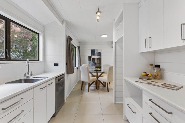 Photo of property in 2 Gosford Drive, Botany Downs, Auckland, 2010