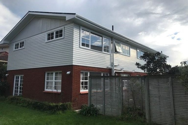 Photo of property in 12 Burnham Street, Seatoun, Wellington, 6022