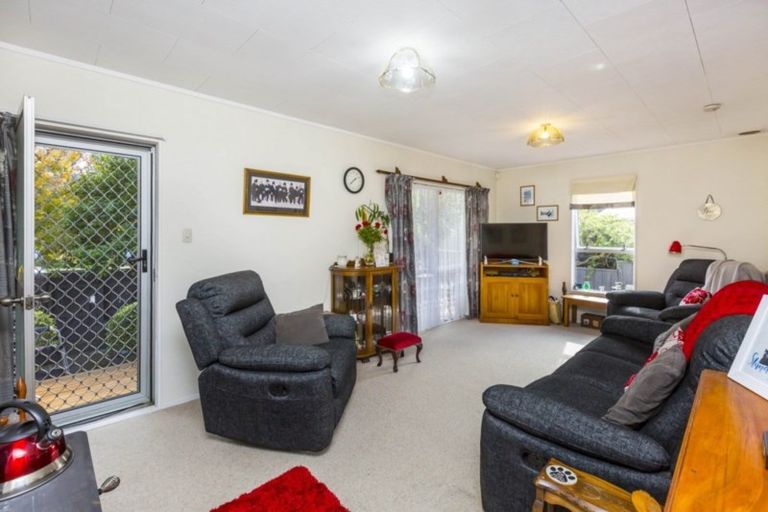 Photo of property in 11 Beryl Grove, Birchville, Upper Hutt, 5018