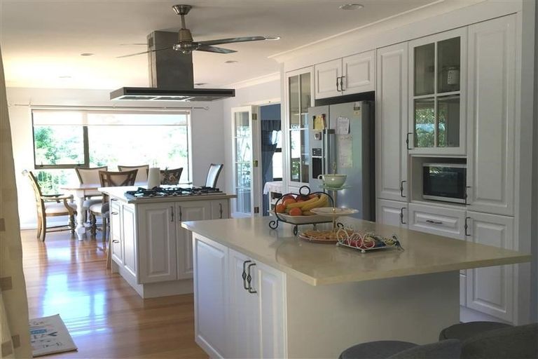 Photo of property in 5 Theodora Place, Mairangi Bay, Auckland, 0630