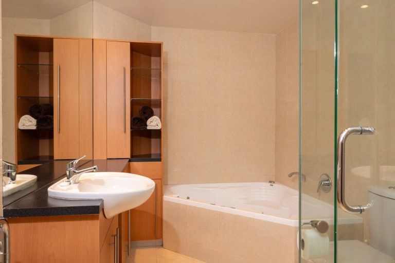 Photo of property in 18 Wakeman Road, Acacia Bay, Taupo, 3330