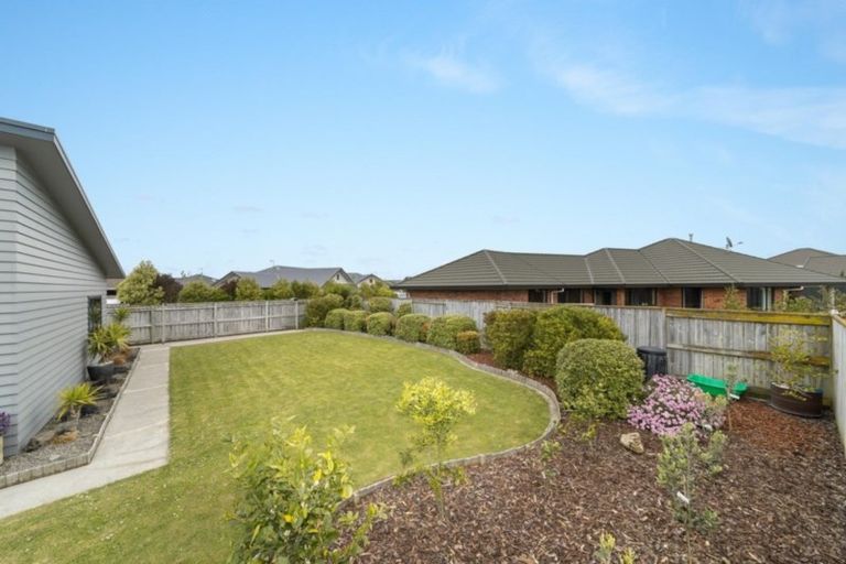 Photo of property in 32 Tennyson Avenue, Kelvin Grove, Palmerston North, 4414