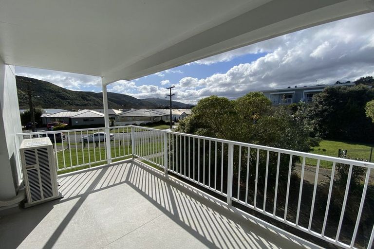 Photo of property in 95 Farmer Crescent, Taita, Lower Hutt, 5011