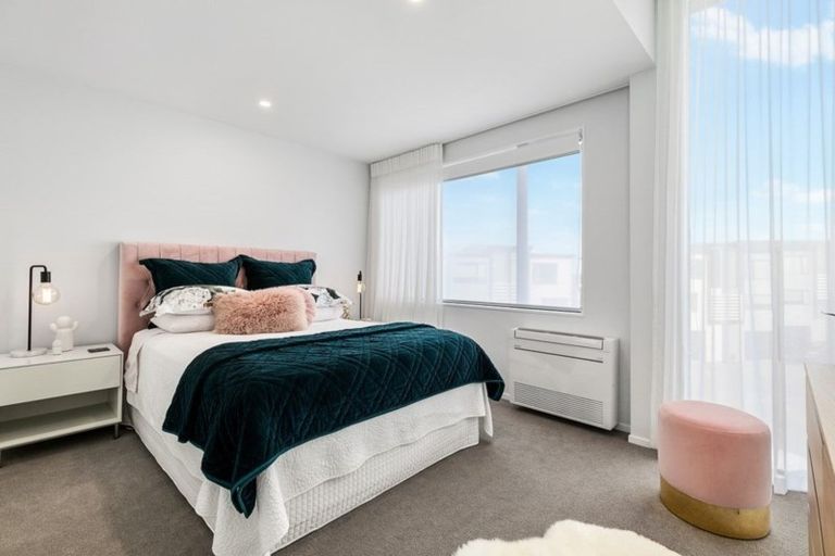 Photo of property in 10 Pottery Crescent, Hobsonville, Auckland, 0618