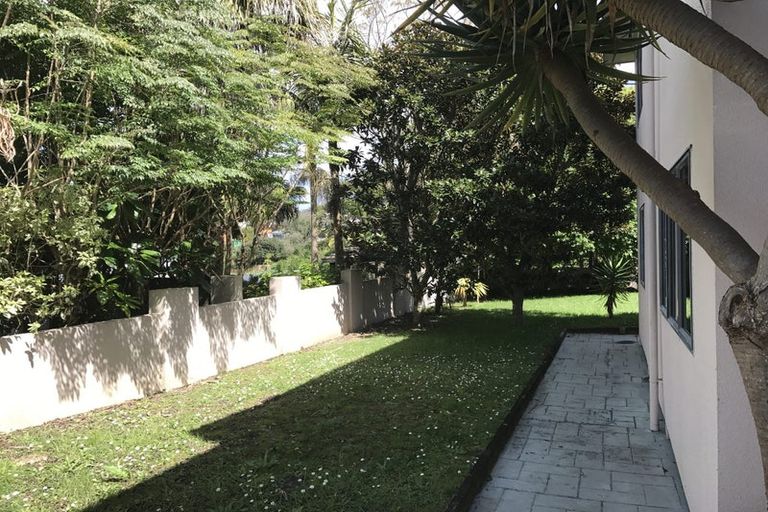 Photo of property in 2 Horizon Way, West Harbour, Auckland, 0618