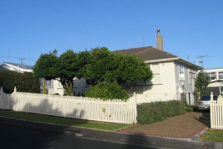 Photo of property in 133 Bruce Road, Glenfield, Auckland, 0629