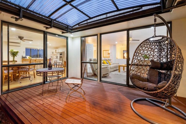 Photo of property in 10 Devana Court, Torbay, Auckland, 0630