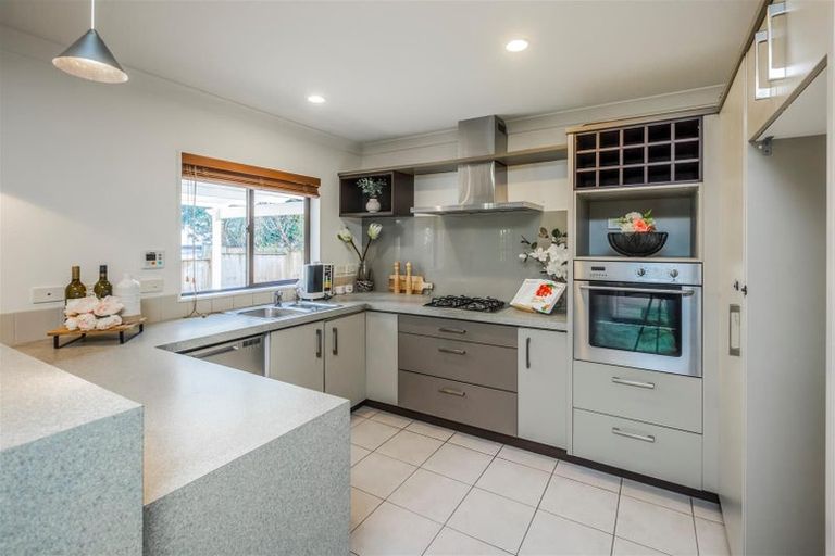 Photo of property in 54 Baverstock Road, Flat Bush, Auckland, 2016