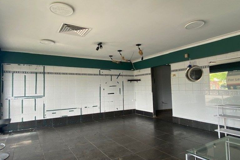 Photo of property in 5a Memorial Avenue, Ilam, Christchurch, 8053