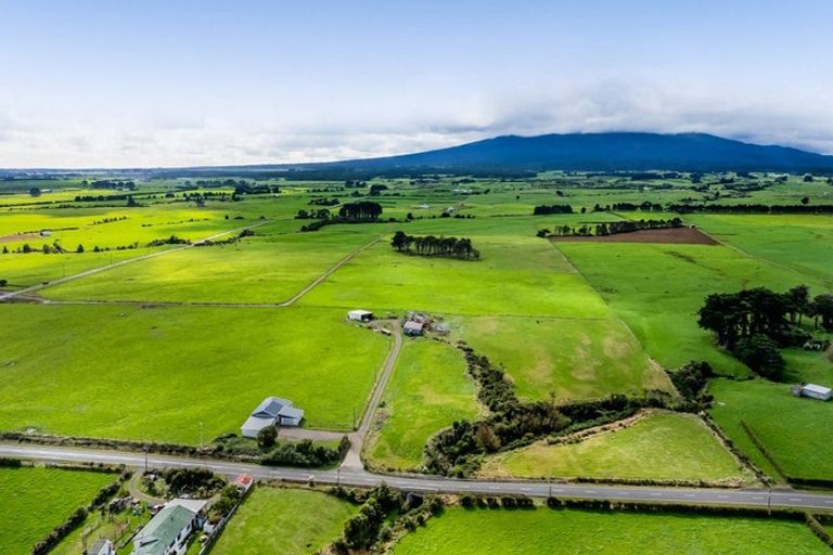 Photo of property in 2288 Eltham Road, Awatuna, Hawera, 4679