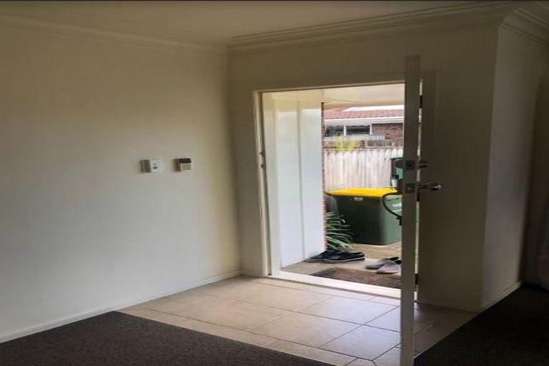 Photo of property in 1/37 Great South Road, Papakura, Takanini, 2110