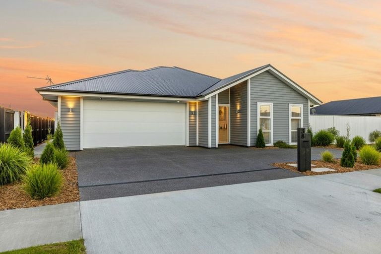 Photo of property in 38 Mcquillan Avenue, Woodend, 7610