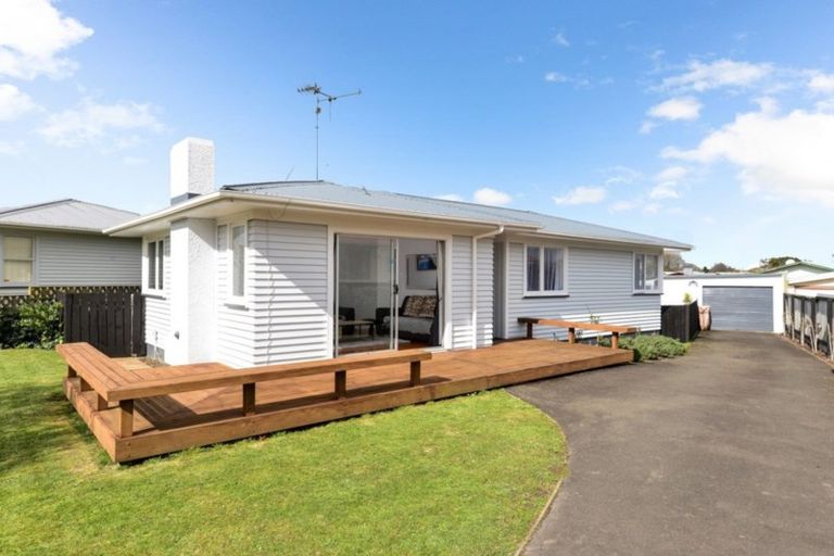 Photo of property in 13 Rosalind Street, Deanwell, Hamilton, 3206