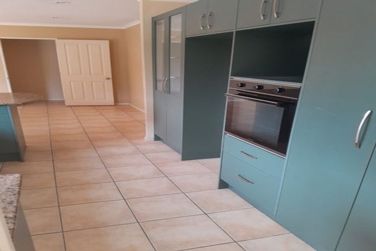 Photo of property in 6 Shankill Place, East Tamaki, Auckland, 2013