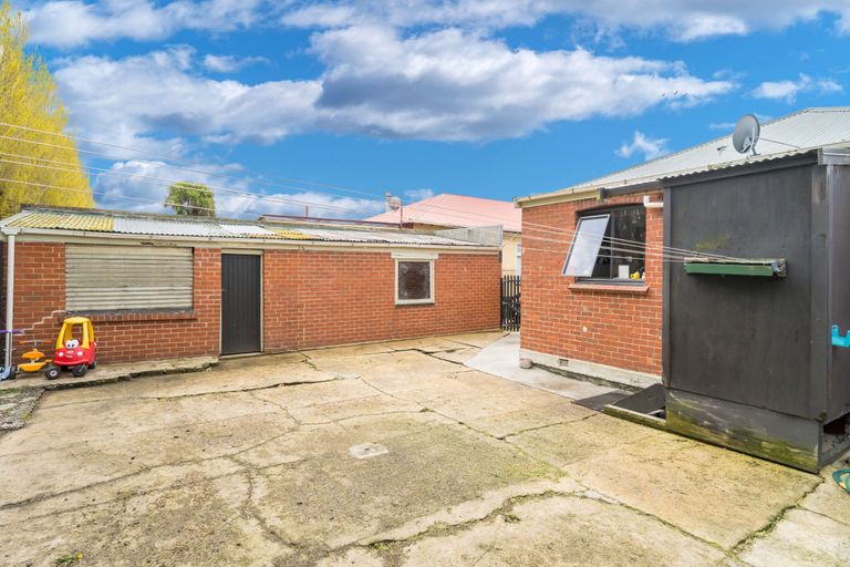 Photo of property in 19 Kirkcaldy Street, South Dunedin, Dunedin, 9012