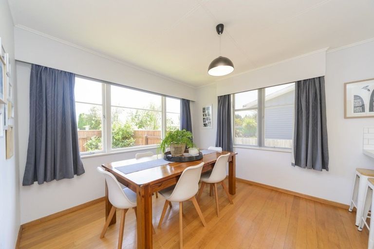 Photo of property in 22 Akaroa Avenue, Awapuni, Palmerston North, 4412