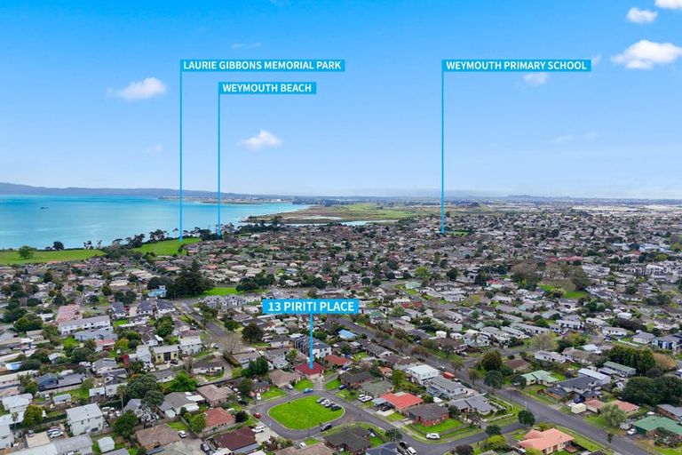 Photo of property in 13 Piriti Place, Weymouth, Auckland, 2103