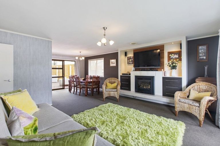 Photo of property in 8 Hamish Place, Sunnyhills, Auckland, 2010