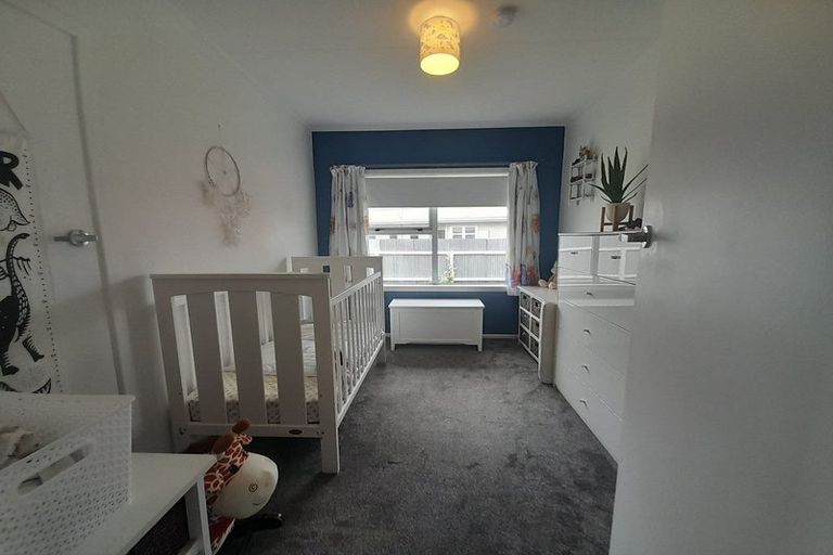 Photo of property in 28 Apollo Parade, Milson, Palmerston North, 4414