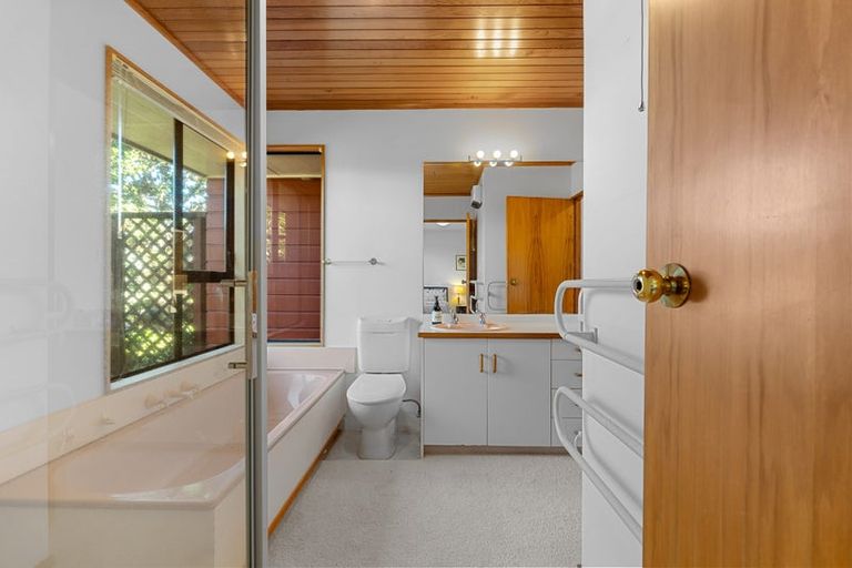 Photo of property in 21b Settlers Grove, Orewa, 0931