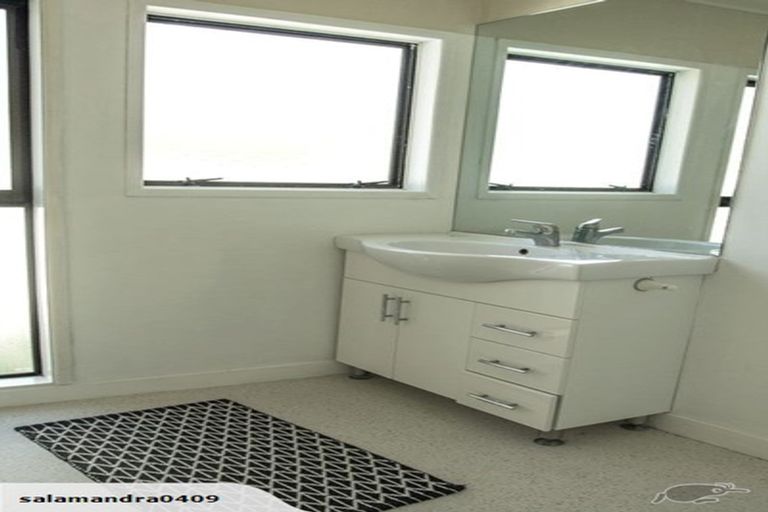 Photo of property in 2/11 Bauchop Road, Waterloo, Lower Hutt, 5011