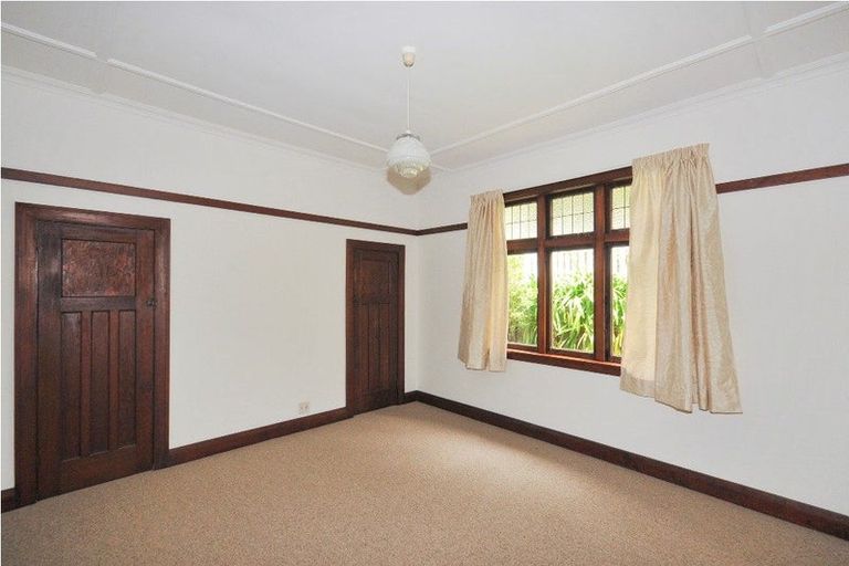 Photo of property in 53 Raroa Road, Kelburn, Wellington, 6012