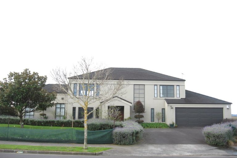 Photo of property in 8 Mull Place, Wattle Downs, Auckland, 2103