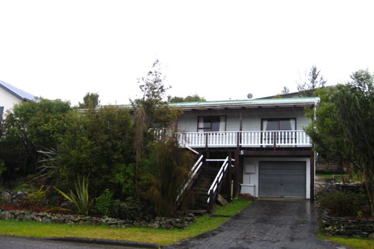 Photo of property in 5 Johns Road, Moana, 7872