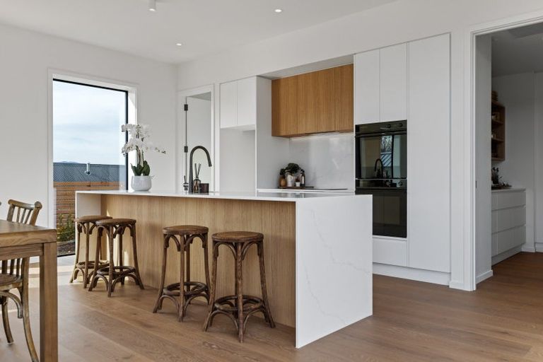 Photo of property in 11 Stoneleigh Drive, Wanaka, 9305