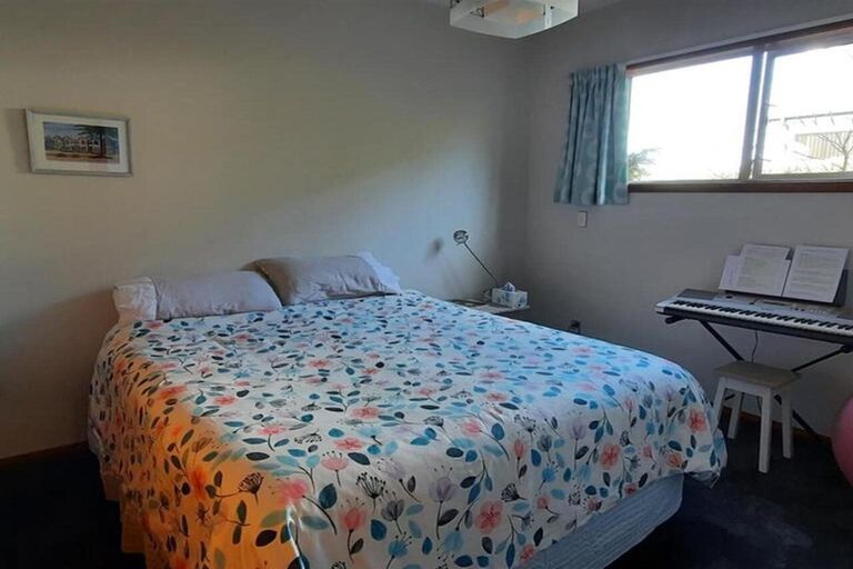 Photo of property in 121 Moncks Spur Road, Redcliffs, Christchurch, 8081