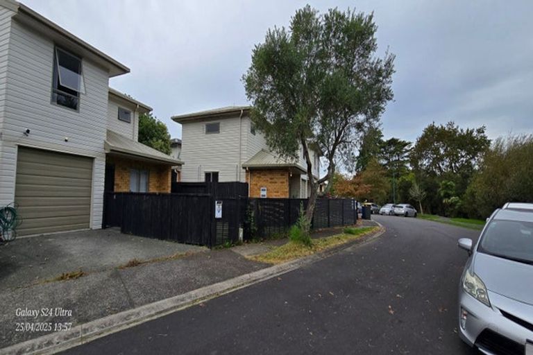 Photo of property in 20 Barnea Circle, Glen Eden, Auckland, 0602