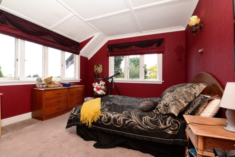 Photo of property in 69 Forest Lake Road, Forest Lake, Hamilton, 3200