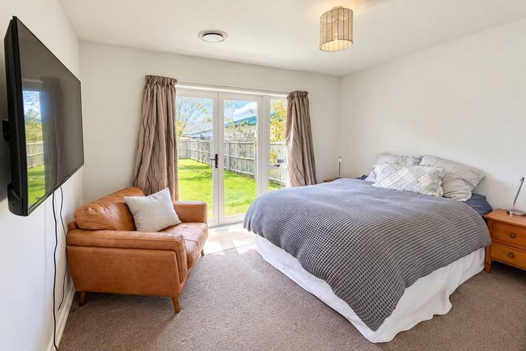 Photo of property in 35 Springbank Street, Bryndwr, Christchurch, 8053