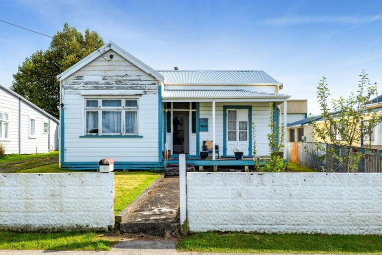 Photo of property in 6 London Street, Eltham, 4322