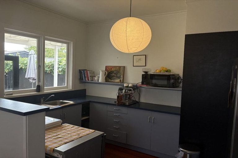 Photo of property in 111 Duchess Crescent, Mayfair, Hastings, 4122