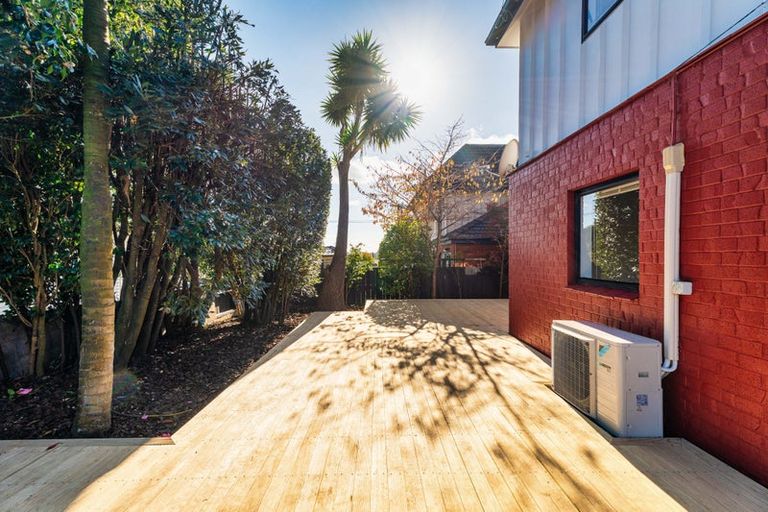 Photo of property in 2/24 Miro Street, New Lynn, Auckland, 0600