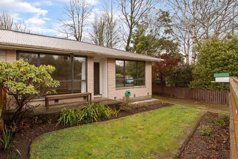 Photo of property in 1/186a Wairakei Road, Bryndwr, Christchurch, 8053